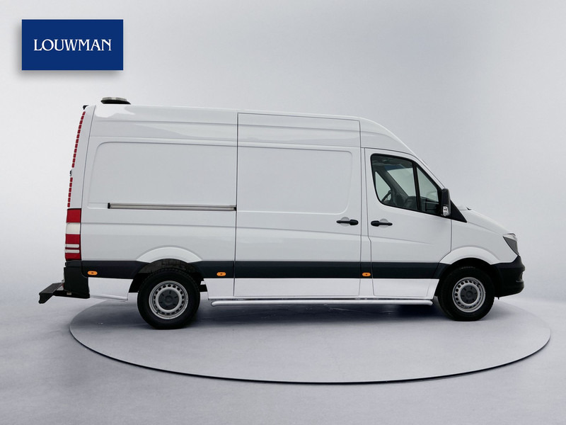 Mercedes-Benz Sprinter 314 2.2 CDI L2H2 Automaat Trekhaak Navigatie Storevan Inrichting Achteruitrijcamera Cruise Control - Furgon: 3 kép. Mercedes-Benz Sprinter 314 2.2 CDI L2H2 Automaat Trekhaak Navigatie Storevan Inrichting Achteruitrijcamera Cruise Control - Furgon: 3 kép.