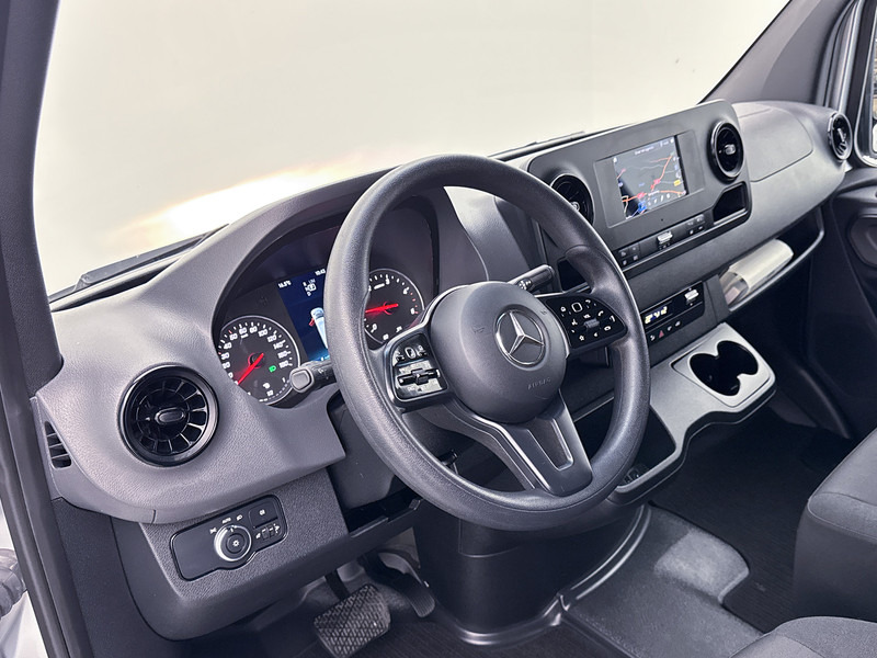 Mercedes-Benz Sprinter 317 1.9 CDI L3H2 3500kg trekgewicht Navigatie Achteruitrijcamera Apple Carplay/Android Auto Betimmering Cruise Control - Kis furgon: 5 kép. Mercedes-Benz Sprinter 317 1.9 CDI L3H2 3500kg trekgewicht Navigatie Achteruitrijcamera Apple Carplay/Android Auto Betimmering Cruise Control - Kis furgon: 5 kép.