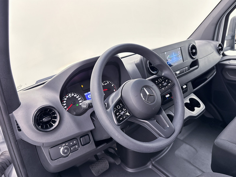 Mercedes-Benz Sprinter 517 1.9 CDI L3 RWD Bakwagen Dhollandia Laadklep 1000KG zilvergijs Zijdeur Cruise control - Dobozos kisteherautó: 5 kép. Mercedes-Benz Sprinter 517 1.9 CDI L3 RWD Bakwagen Dhollandia Laadklep 1000KG zilvergijs Zijdeur Cruise control - Dobozos kisteherautó: 5 kép.