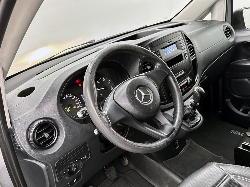 Mercedes-Benz Vito 109 CDI Lang Trekhaak Betimmering Cruise Control - Kis furgon: 4 kép. Mercedes-Benz Vito 109 CDI Lang Trekhaak Betimmering Cruise Control - Kis furgon: 4 kép.