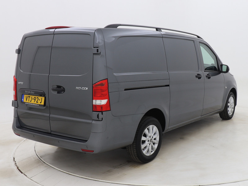 Mercedes-Benz Vito 110 CDI Lang Navigatie Achteruitrijcamera Apple Carplay/Android Auto Cruise Control Betimmering - Kis furgon: 2 kép. Mercedes-Benz Vito 110 CDI Lang Navigatie Achteruitrijcamera Apple Carplay/Android Auto Cruise Control Betimmering - Kis furgon: 2 kép.