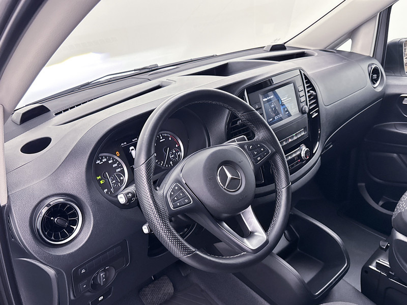 Mercedes-Benz Vito 114 CDI L2 Led koplampen Stoelverwarming Dubbele Schuifdeur Trekhaak Betimmering Cruise Control - Kis furgon: 4 kép. Mercedes-Benz Vito 114 CDI L2 Led koplampen Stoelverwarming Dubbele Schuifdeur Trekhaak Betimmering Cruise Control - Kis furgon: 4 kép.