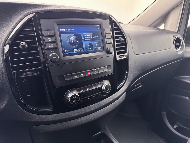 Mercedes-Benz Vito 114 CDI L2 Led koplampen Stoelverwarming Dubbele Schuifdeur Trekhaak Betimmering Cruise Control - Kis furgon: 5 kép. Mercedes-Benz Vito 114 CDI L2 Led koplampen Stoelverwarming Dubbele Schuifdeur Trekhaak Betimmering Cruise Control - Kis furgon: 5 kép.