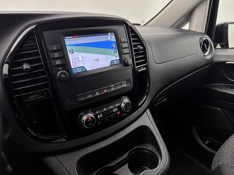 Kis furgon, Duplakabinos kisteherautó Mercedes-Benz Vito 119 CDI Lang DC 2x schuifdeur Dubbele cabine Navigatie Trekhaak Climate control Sidebars: 6 kép.