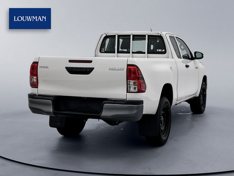 Toyota Hilux 2.4 D-4D Comfort 4x4 Xtra Cab NIEUW 3500KG Trekgewicht Cruise Control Airco - Pickup: 2 kép. Toyota Hilux 2.4 D-4D Comfort 4x4 Xtra Cab NIEUW 3500KG Trekgewicht Cruise Control Airco - Pickup: 2 kép.