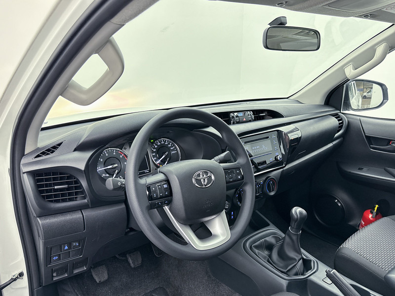 Toyota Hilux 2.4 D-4D Comfort 4x4 Xtra Cab NIEUW 3500KG Trekgewicht Cruise Control Airco - Pickup: 5 kép. Toyota Hilux 2.4 D-4D Comfort 4x4 Xtra Cab NIEUW 3500KG Trekgewicht Cruise Control Airco - Pickup: 5 kép.
