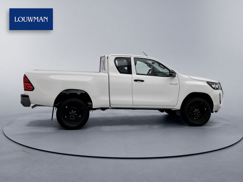 Toyota Hilux 2.4 D-4D Comfort 4x4 Xtra Cab NIEUW 3500KG Trekgewicht Cruise Control Airco - Pickup: 3 kép. Toyota Hilux 2.4 D-4D Comfort 4x4 Xtra Cab NIEUW 3500KG Trekgewicht Cruise Control Airco - Pickup: 3 kép.