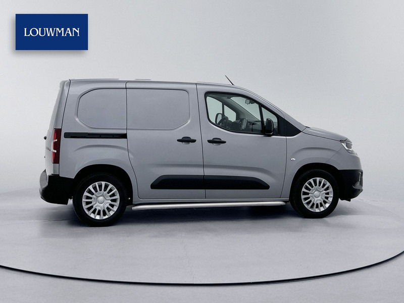Toyota PROACE CITY 1.5 D-4D Live 130pk automaat Navigatie Achteruitrijcamera Sidebars Cruise control - Kis furgon: 3 kép. Toyota PROACE CITY 1.5 D-4D Live 130pk automaat Navigatie Achteruitrijcamera Sidebars Cruise control - Kis furgon: 3 kép.