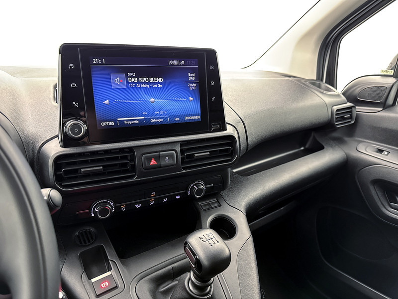 Toyota PROACE CITY 1.5 D-4D Live Navigatiesysteem Betimmering Fabrieksgarantie Cruise control - Kis furgon: 5 kép. Toyota PROACE CITY 1.5 D-4D Live Navigatiesysteem Betimmering Fabrieksgarantie Cruise control - Kis furgon: 5 kép.