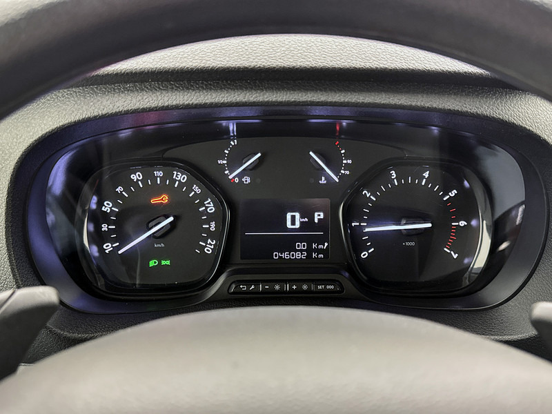 Toyota ProAce Worker 2.0 D-4D 145PK Automaat Lang Trekhaak Cruise Control Euro 6 - Kis furgon: 5 kép. Toyota ProAce Worker 2.0 D-4D 145PK Automaat Lang Trekhaak Cruise Control Euro 6 - Kis furgon: 5 kép.