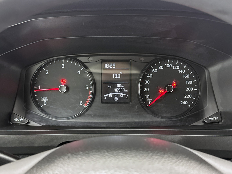 Volkswagen Transporter 2.0 TDI L1H1 Imperiaal Cruise control Airco Betimmering - Kis furgon: 5 kép. Volkswagen Transporter 2.0 TDI L1H1 Imperiaal Cruise control Airco Betimmering - Kis furgon: 5 kép.