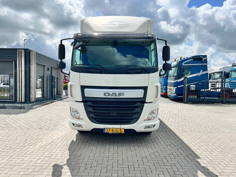 DAF CF 290 4x2 bakwagen Zepro 2000 kg/ 19.000 kg - Dobozos felépítményű teherautó: 2 kép. DAF CF 290 4x2 bakwagen Zepro 2000 kg/ 19.000 kg - Dobozos felépítményű teherautó: 2 kép.