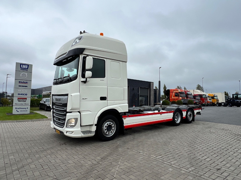 DAF XF 450 SSC 6x2 BDF - Alvaz teherautó: 1 kép. DAF XF 450 SSC 6x2 BDF - Alvaz teherautó: 1 kép.