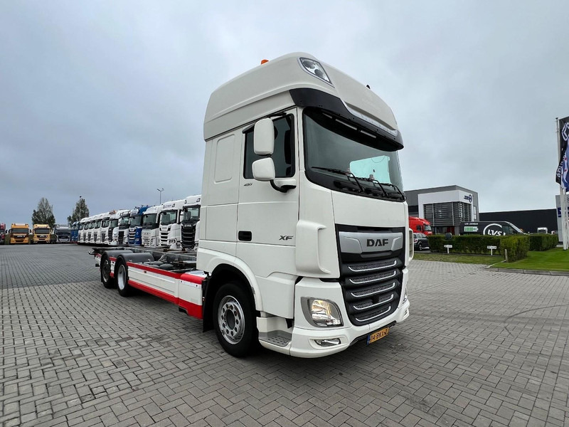 DAF XF 450 SSC 6x2 BDF - Alvaz teherautó: 3 kép. DAF XF 450 SSC 6x2 BDF - Alvaz teherautó: 3 kép.