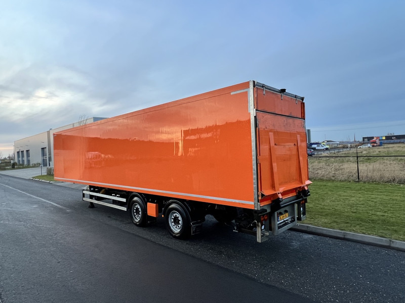 Krone 2- Assige Koeltrailer Carrier / laadklep / stuuras tridec - Félpótkocsi hűtős: 3 kép. Krone 2- Assige Koeltrailer Carrier / laadklep / stuuras tridec - Félpótkocsi hűtős: 3 kép.