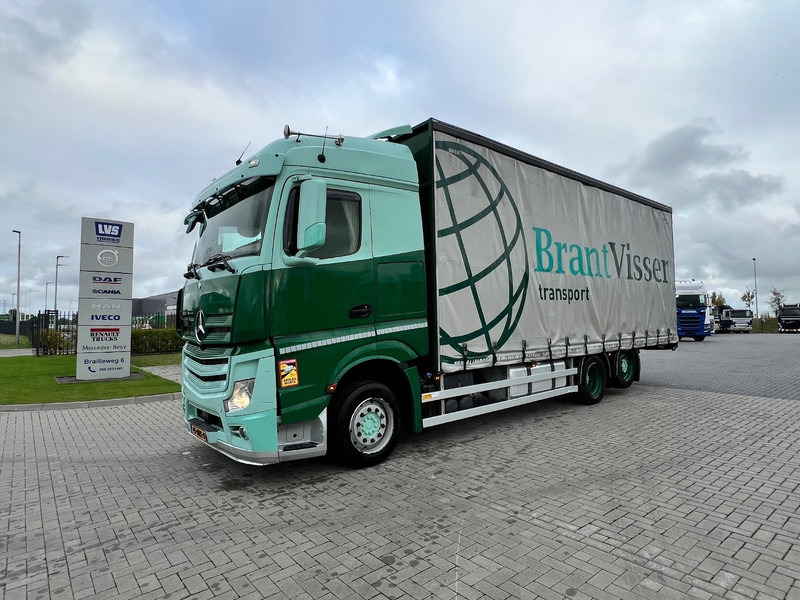 Mercedes-Benz Actros 2745 6x2 bakwagen Schuifzeilen - Ponyvás teherautó: 1 kép. Mercedes-Benz Actros 2745 6x2 bakwagen Schuifzeilen - Ponyvás teherautó: 1 kép.