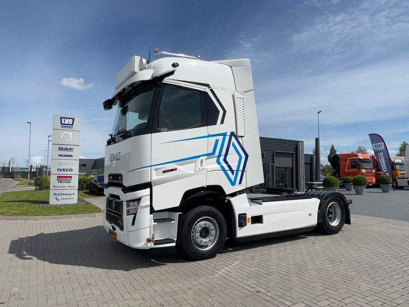 Renault T480 T-HIGH 4x2 Trekker Standclima / 2x Tank / New - Nyergesvontató: 1 kép. Renault T480 T-HIGH 4x2 Trekker Standclima / 2x Tank / New - Nyergesvontató: 1 kép.