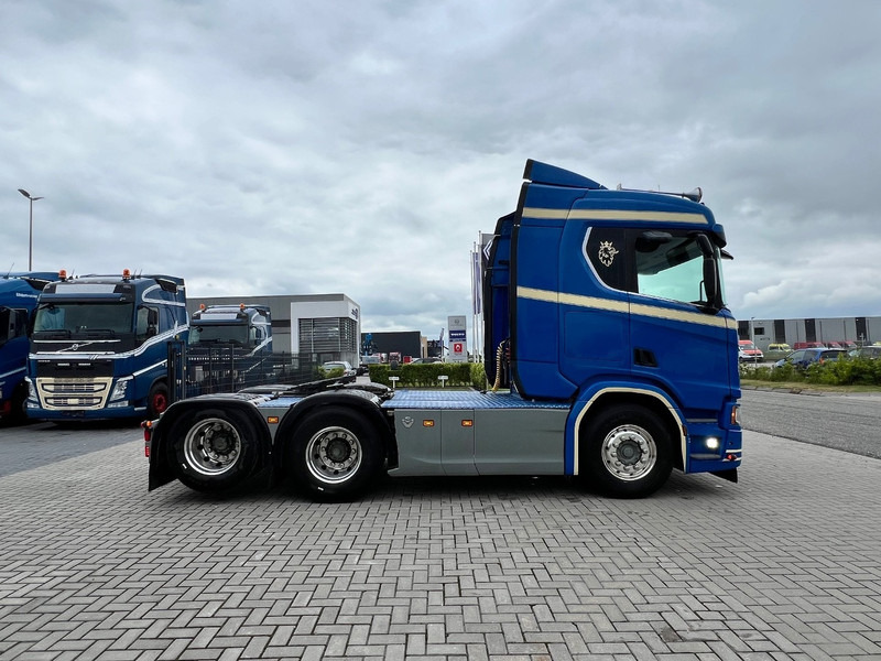 Scania R580 V8 6x2 trekker Retarder / Hydraulic / ADR / Full Air - Nyergesvontató: 4 kép. Scania R580 V8 6x2 trekker Retarder / Hydraulic / ADR / Full Air - Nyergesvontató: 4 kép.