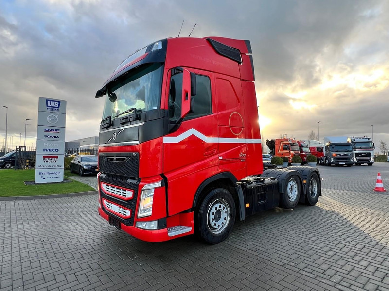 Volvo FH 500 6x2 trekker Globetrotter / Pusher / lift - Nyergesvontató: 1 kép. Volvo FH 500 6x2 trekker Globetrotter / Pusher / lift - Nyergesvontató: 1 kép.