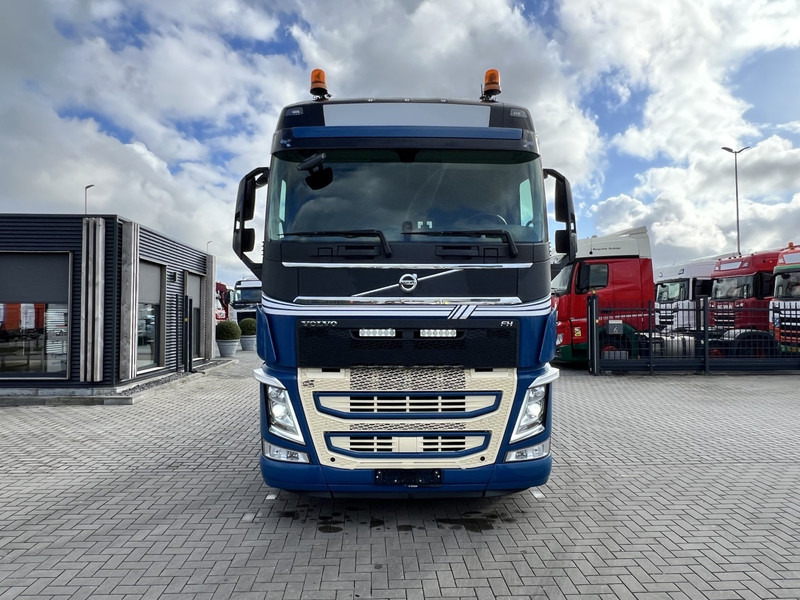 Volvo FH 500 6x2 vla trekker Pusher / lift / 693535Km - Nyergesvontató: 2 kép. Volvo FH 500 6x2 vla trekker Pusher / lift / 693535Km - Nyergesvontató: 2 kép.