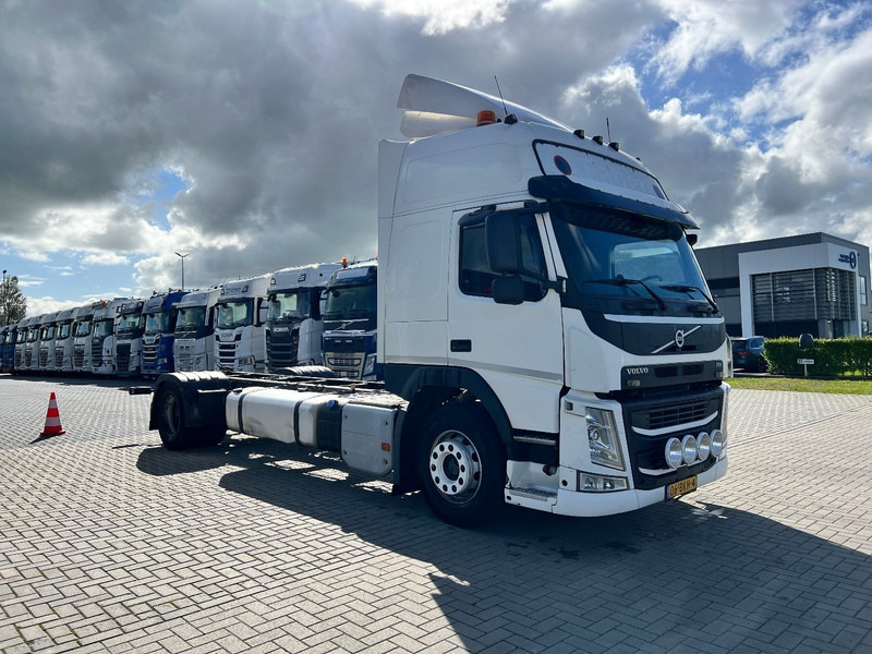 Volvo FM 410 4x2 Chassis Cabine Globetrotter XL - Alvaz teherautó: 3 kép. Volvo FM 410 4x2 Chassis Cabine Globetrotter XL - Alvaz teherautó: 3 kép.