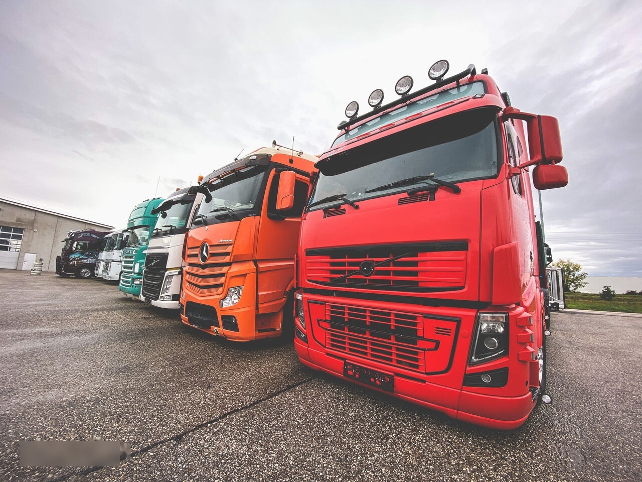 Dezmembrari Volvo FH 12 Euro 5 / Euro 6 truck - Alkatrész - Teherautó: 1 kép. Dezmembrari Volvo FH 12 Euro 5 / Euro 6 truck - Alkatrész - Teherautó: 1 kép.