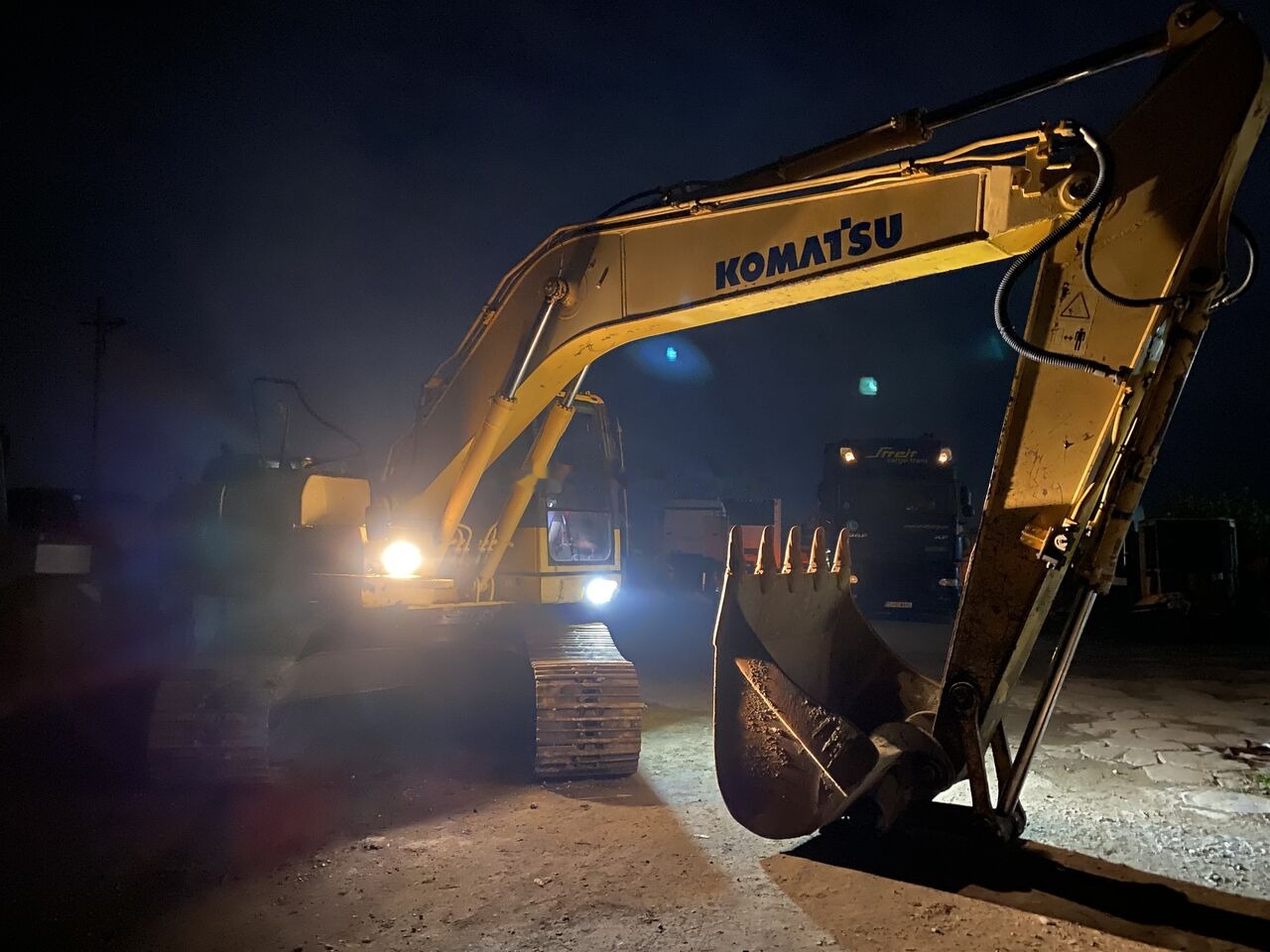 Din dezmembrari pentru KOMATSU PC210 -6 -8 -10 , second hand Komatsu - Alkatrész - Kotrógép: 2 kép. Din dezmembrari pentru KOMATSU PC210 -6 -8 -10 , second hand Komatsu - Alkatrész - Kotrógép: 2 kép.