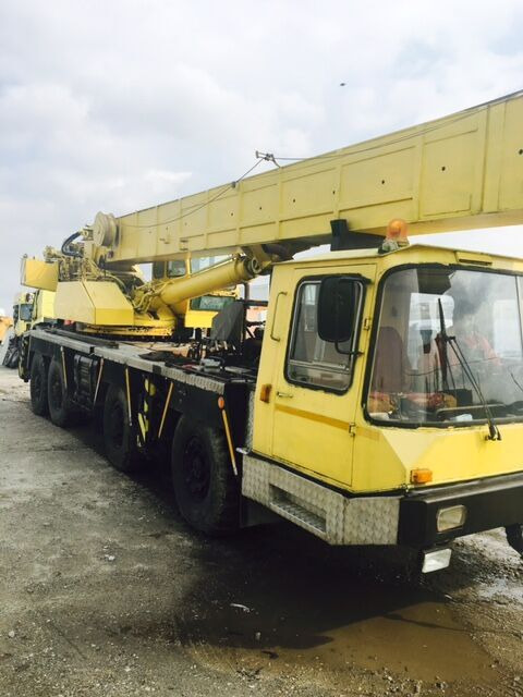 Bumar 42 Tons - Autódaru: 2 kép. Bumar 42 Tons - Autódaru: 2 kép.