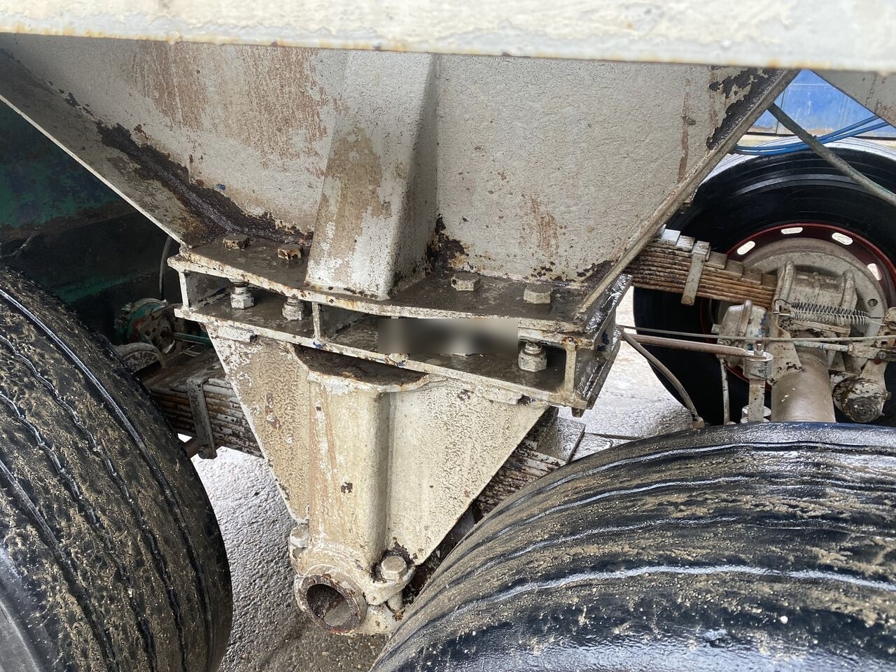 Betonkeverő félpótkocsi CIFA: 8 kép.