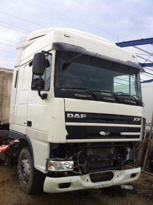 DAF XF 95 truck - Kardántengely - Teherautó: 4 kép. DAF XF 95 truck - Kardántengely - Teherautó: 4 kép.