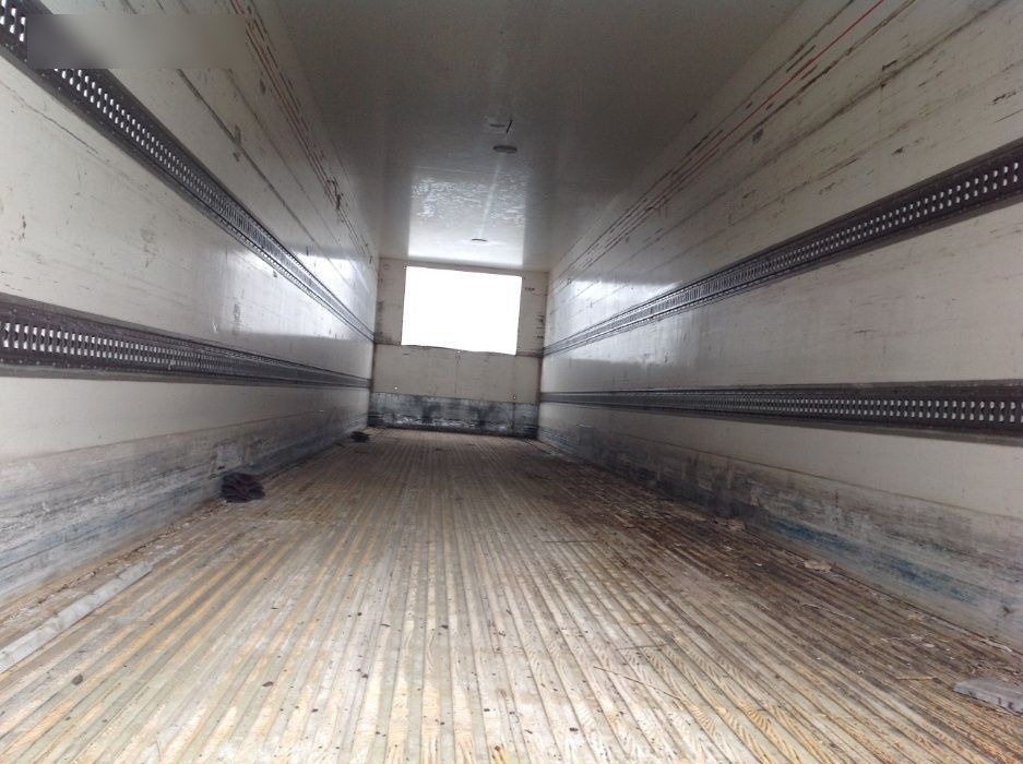 DEPOZITARE -DUBE CONTAINERE for parts - Hűtős felépítmény: 3 kép. DEPOZITARE -DUBE CONTAINERE for parts - Hűtős felépítmény: 3 kép.