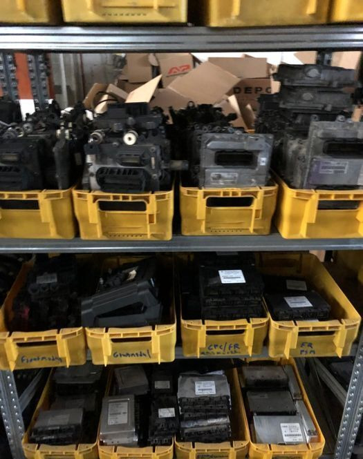 ECU EDC   Renault Premium / 02 - ECU - Teherautó: 3 kép. ECU EDC   Renault Premium / 02 - ECU - Teherautó: 3 kép.