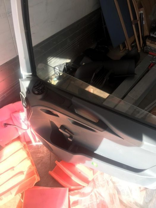 Geam+fata usa Mercedes-Benz ACTROS ATEGO AXOR - Ajtó és alkatrészek - Teherautó: 5 kép. Geam+fata usa Mercedes-Benz ACTROS ATEGO AXOR - Ajtó és alkatrészek - Teherautó: 5 kép.