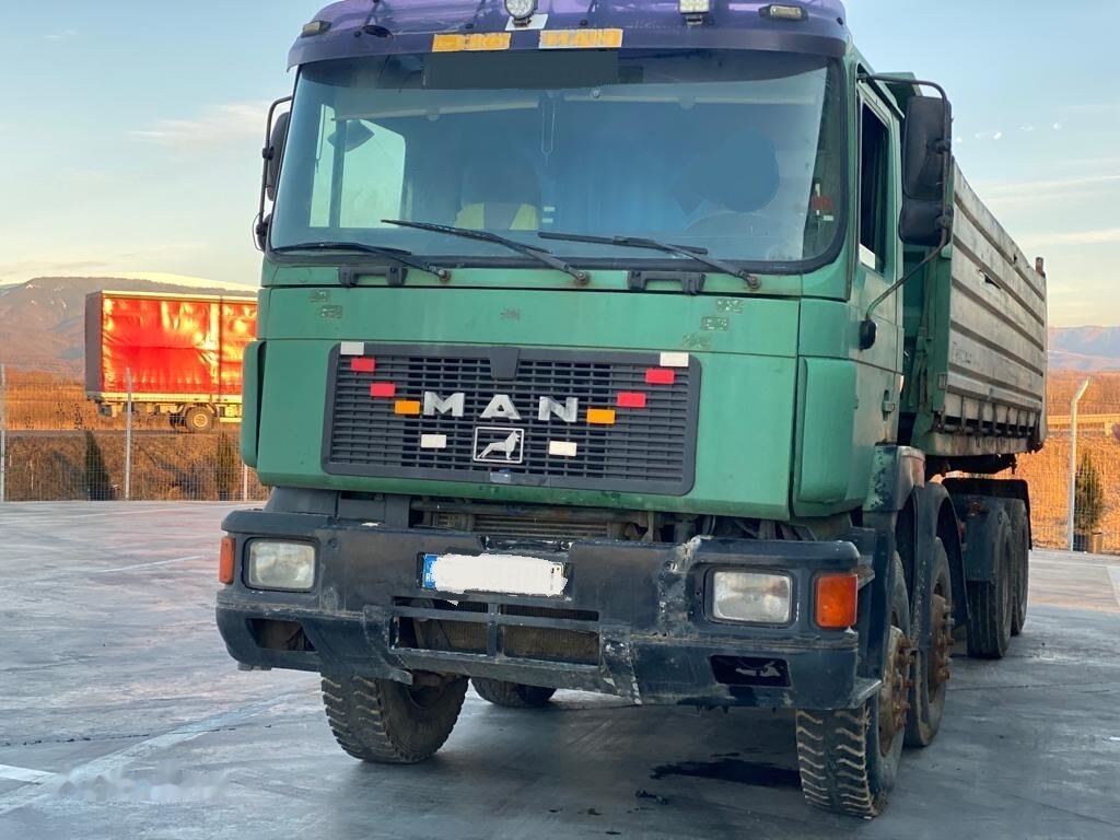 MAN 41-422 - Trakker 8x4 - Diferential 100 TONE - Billenőplatós teherautó: 3 kép. MAN 41-422 - Trakker 8x4 - Diferential 100 TONE - Billenőplatós teherautó: 3 kép.