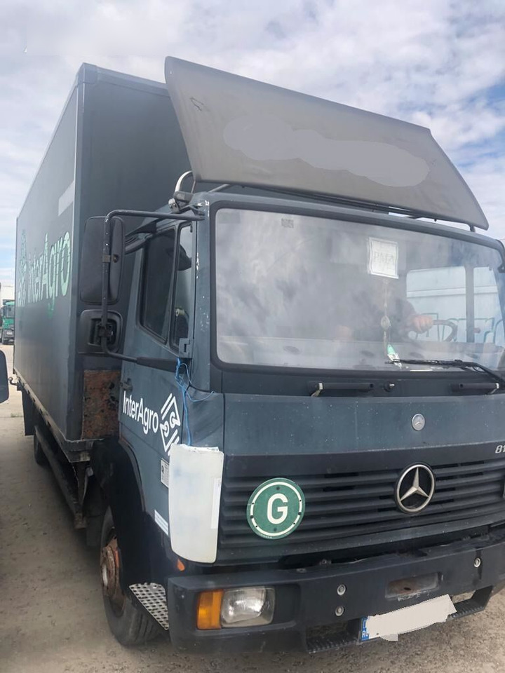 Mercedes-Benz 814 - Hőszigetelt teherautó: 1 kép. Mercedes-Benz 814 - Hőszigetelt teherautó: 1 kép.