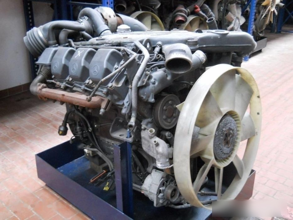 Mercedes-Benz Actros - Motor - Teherautó: 1 kép. Mercedes-Benz Actros - Motor - Teherautó: 1 kép.