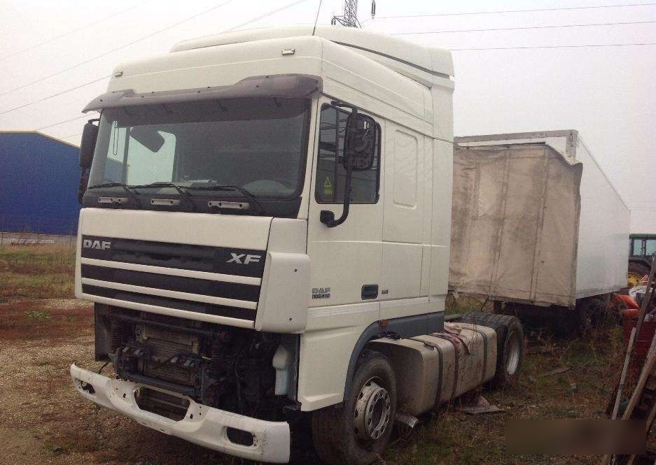 DAF XF 95 orice piesa - Nyergesvontató: 2 kép. DAF XF 95 orice piesa - Nyergesvontató: 2 kép.
