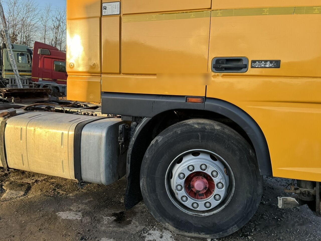 DAF XF95 430 ATI RETARDER EXPORT - Nyergesvontató: 3 kép. DAF XF95 430 ATI RETARDER EXPORT - Nyergesvontató: 3 kép.