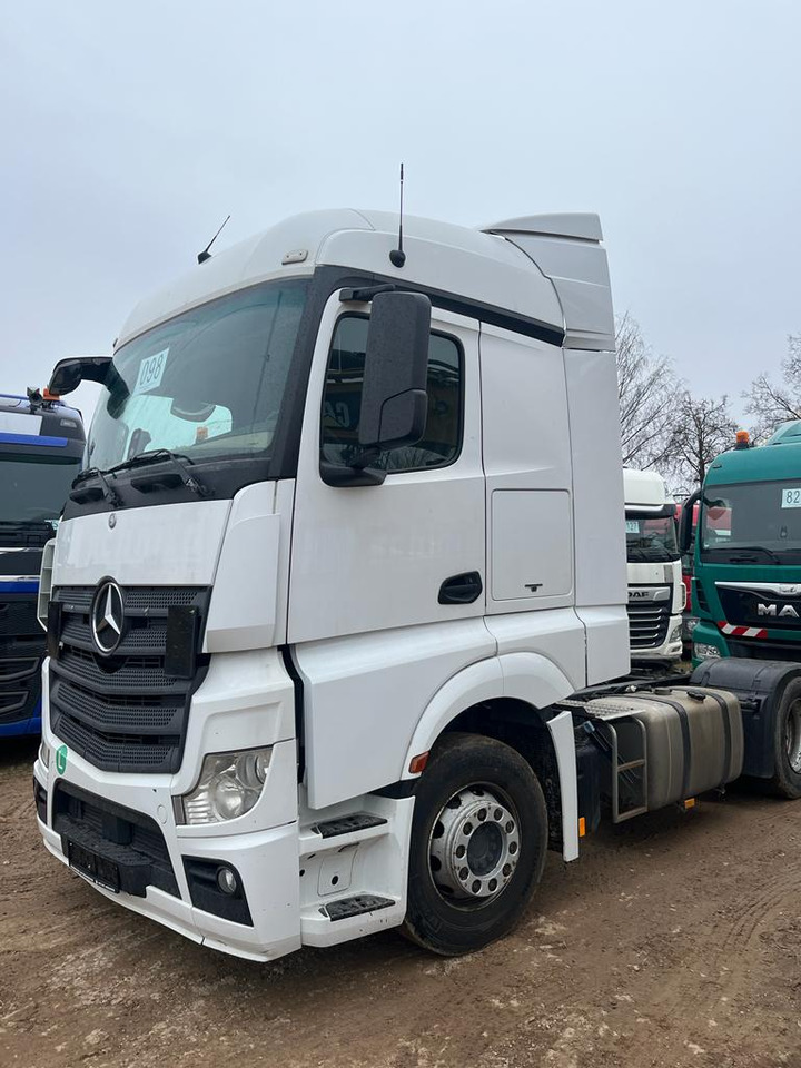 MERCEDES-BENZ ACTROS 1843 4x2 MP4 STANDARD / 650 km / 27% consumption / TOPPP - Nyergesvontató: 2 kép. MERCEDES-BENZ ACTROS 1843 4x2 MP4 STANDARD / 650 km / 27% consumption / TOPPP - Nyergesvontató: 2 kép.