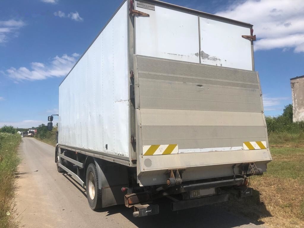 Renault DXI 280 12 T - unic proprietar - - Dobozos felépítményű teherautó: 5 kép. Renault DXI 280 12 T - unic proprietar - - Dobozos felépítményű teherautó: 5 kép.