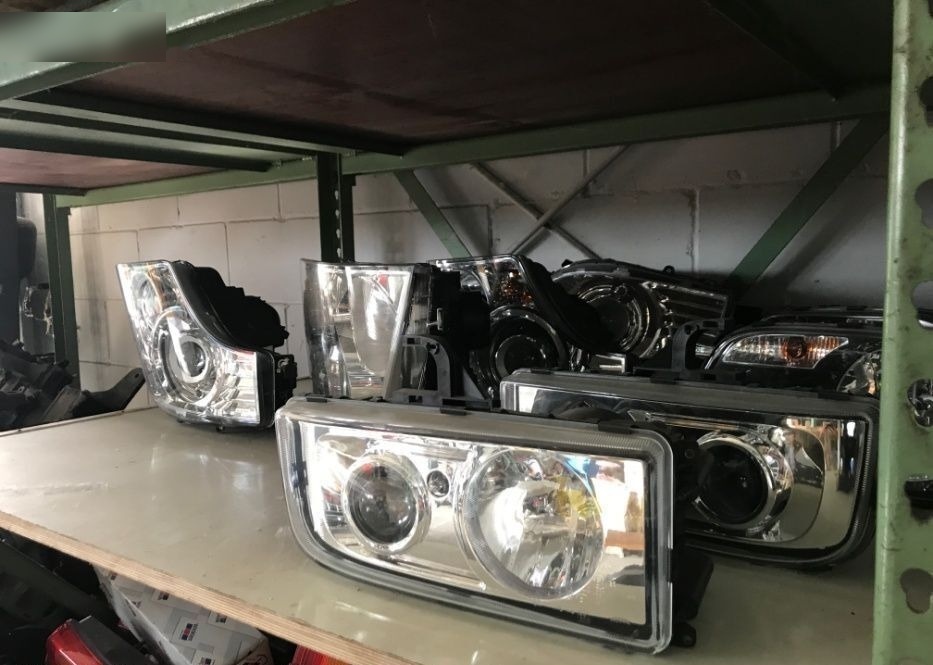 - Fényszóró - Teherautó: 1 kép. - Fényszóró - Teherautó: 1 kép.