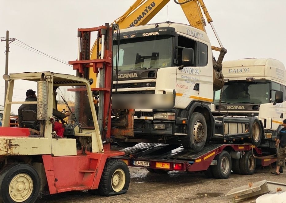 Alvaz teherautó Scania P G R: 7 kép.