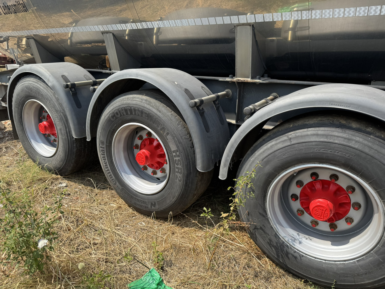 Transport lichide ALIMENTARE HLW STA 36 INOX ALIMENTAR AZOR AGRICULTURA - Tartályos félpótkocsi: 5 kép. Transport lichide ALIMENTARE HLW STA 36 INOX ALIMENTAR AZOR AGRICULTURA - Tartályos félpótkocsi: 5 kép.