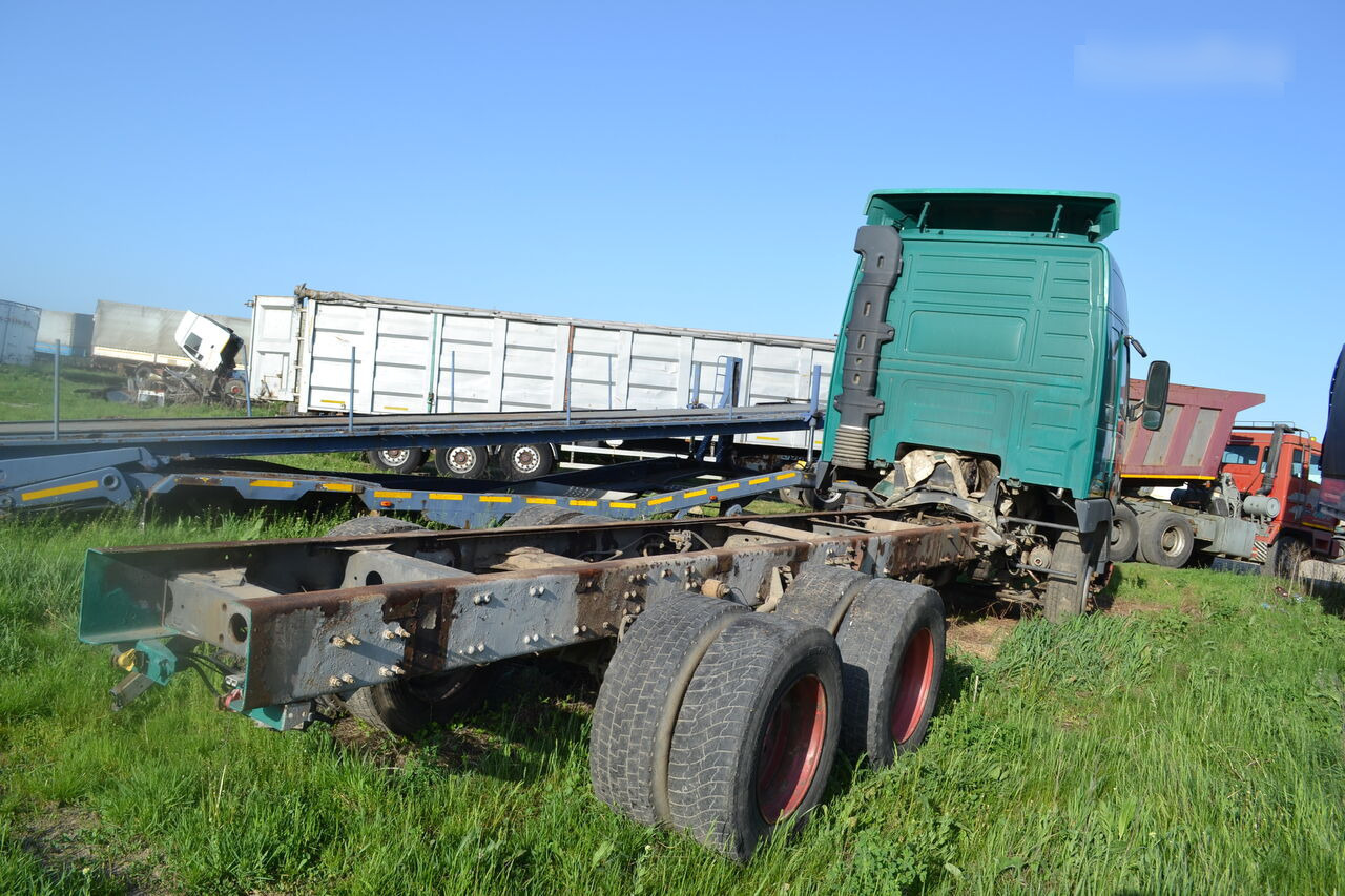 Volvo FH 12 - Alvaz teherautó: 3 kép. Volvo FH 12 - Alvaz teherautó: 3 kép.