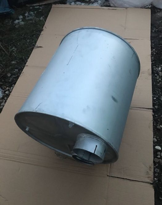 Volvo - Hangtompító - Teherautó: 5 kép. Volvo - Hangtompító - Teherautó: 5 kép.