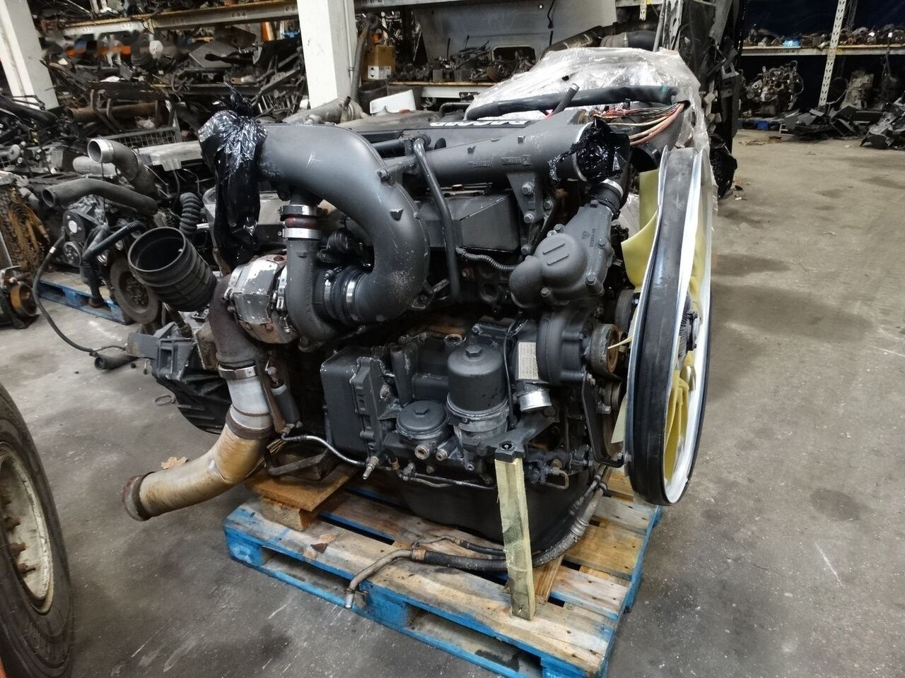 DAF MX300S1 410 DAF XF 105 - Motor - Teherautó: 1 kép. DAF MX300S1 410 DAF XF 105 - Motor - Teherautó: 1 kép.