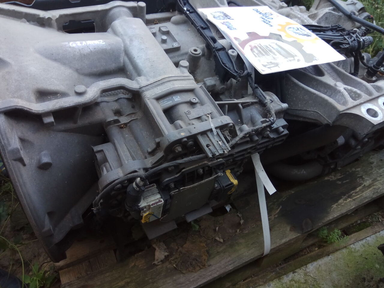 Daimler-Benz G211-12 715.352 Mercedes-Benz truck - Sebességváltó - Teherautó: 1 kép. Daimler-Benz G211-12 715.352 Mercedes-Benz truck - Sebességváltó - Teherautó: 1 kép.