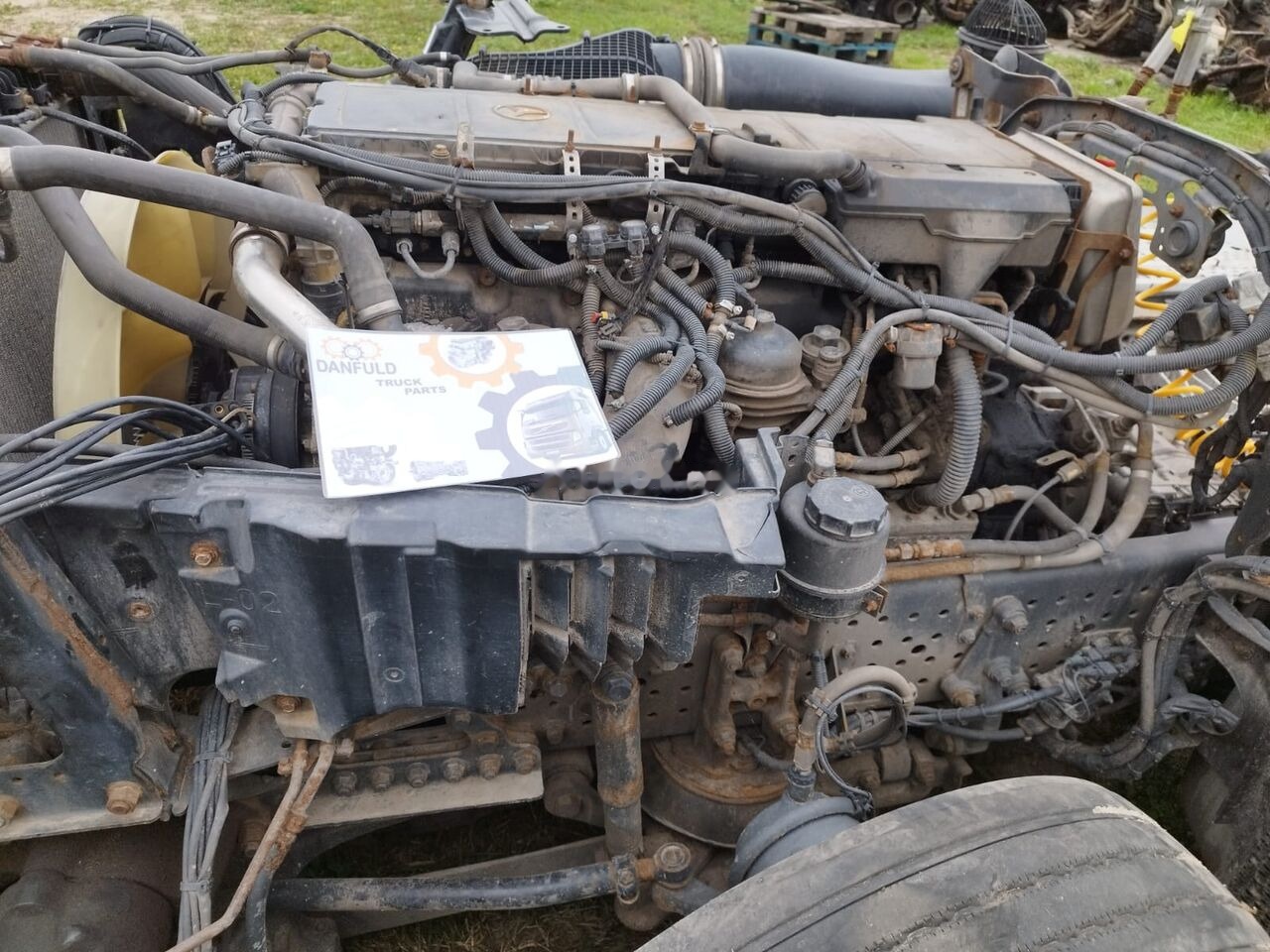 Mercedes-Benz Actros truck - Keret/ Alváz - Teherautó: 2 kép. Mercedes-Benz Actros truck - Keret/ Alváz - Teherautó: 2 kép.