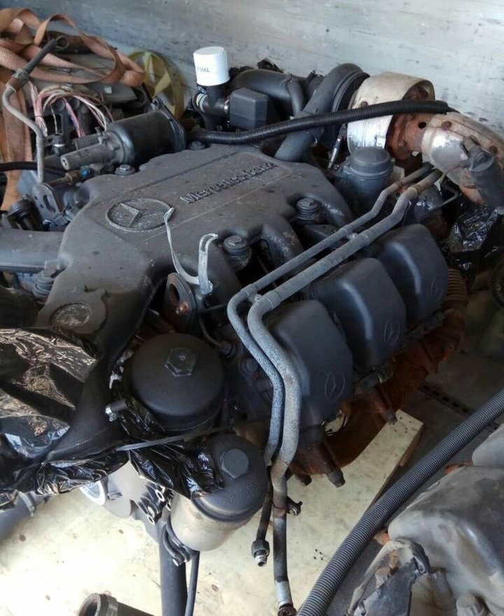 Mercedes-Benz OM501LA 435 E3 Mercedes-Benz ACTROS MP2 - Motor - Teherautó: 3 kép. Mercedes-Benz OM501LA 435 E3 Mercedes-Benz ACTROS MP2 - Motor - Teherautó: 3 kép.