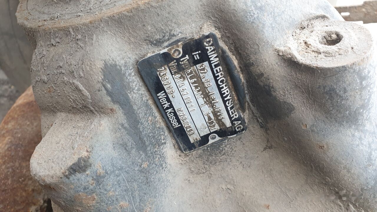 Mercedes-Benz truck - Hátsó tengely - Teherautó: 3 kép. Mercedes-Benz truck - Hátsó tengely - Teherautó: 3 kép.